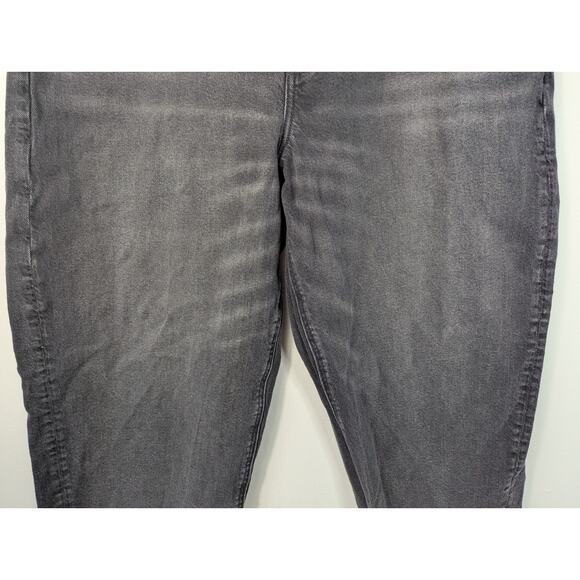 American Eagle Raw Hem Stretch Barrel Jean in Black - Picture 4 of 11